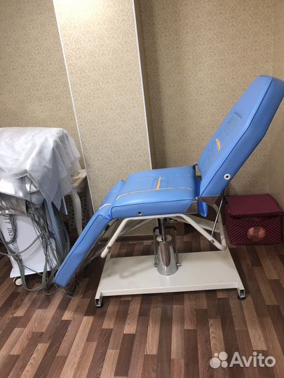 Массажная кушетка