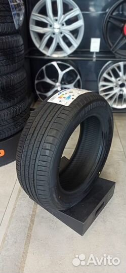 Winrun R330 215/55 R16