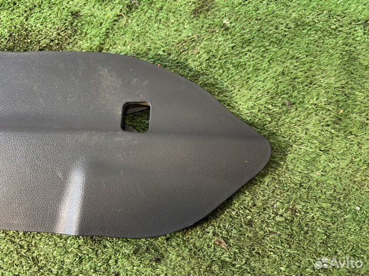 Накладка центральной консоли Kia Cerato седан 2010