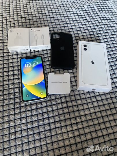 iPhone 11, 64 ГБ
