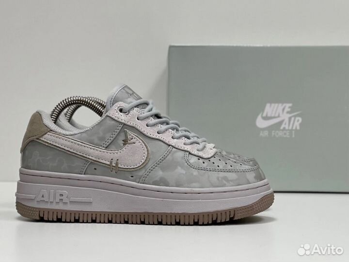 Кроссовки женские Nike Air Force 1