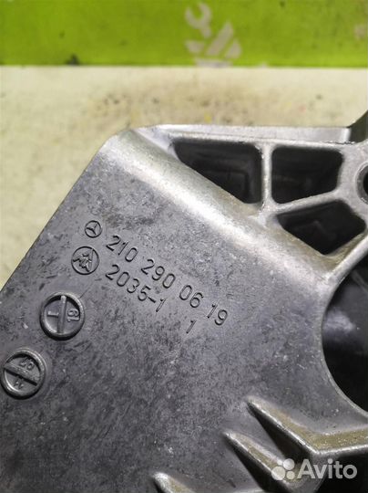 Педаль тормоза Мерседес Бенз 210 Е-класс