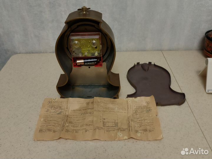 Часы настольные янтарь СССР