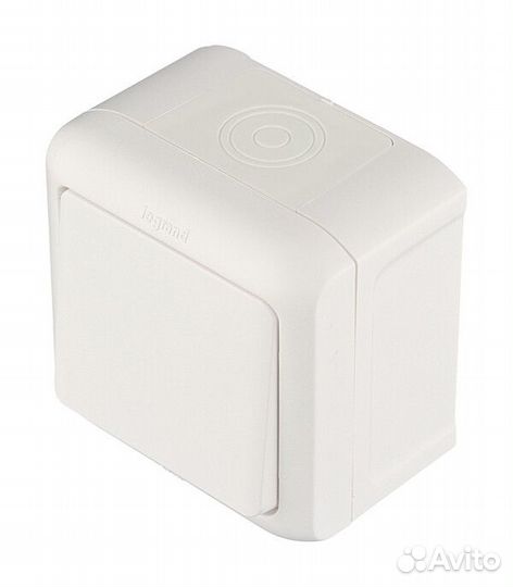 Выключатель Legrand Quteo 782300 одноклавишный открытая установка белый IP44 влагозащищенный