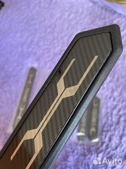 Накладки на пороги универсальные