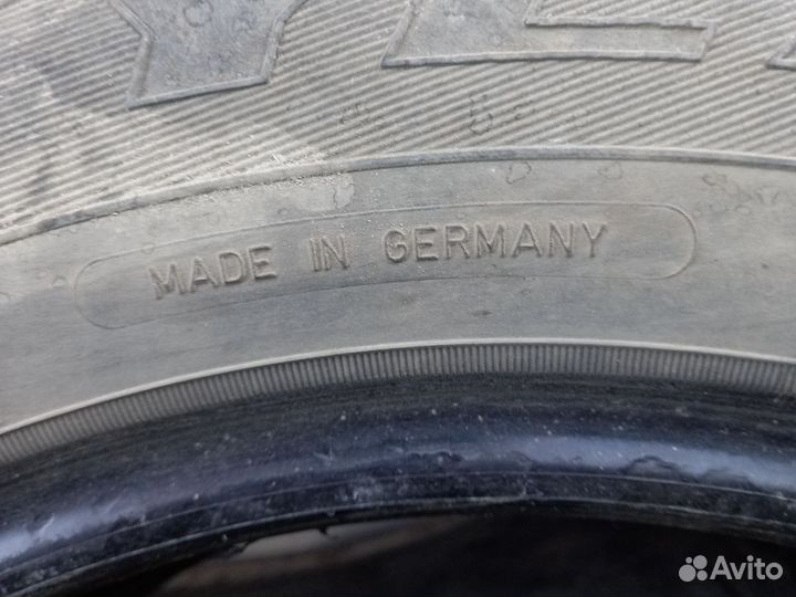 Goodyear UltraGrip 500 215/65 R16 98T