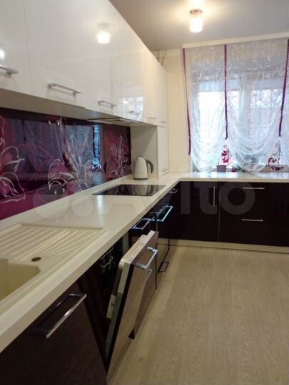 2-к. квартира, 73 м², 1/10 эт.