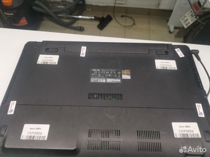 Ноутбук asus X550c