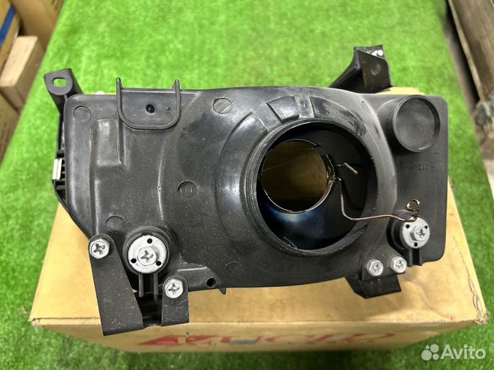 Фара галогеновая передняя левая Honda Civic 1985