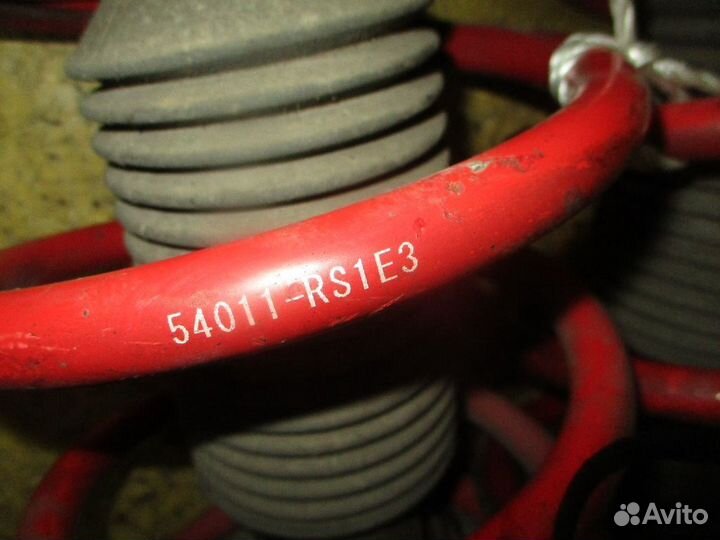 Стойки амортизатора к-т Nissan Elgrand ME51