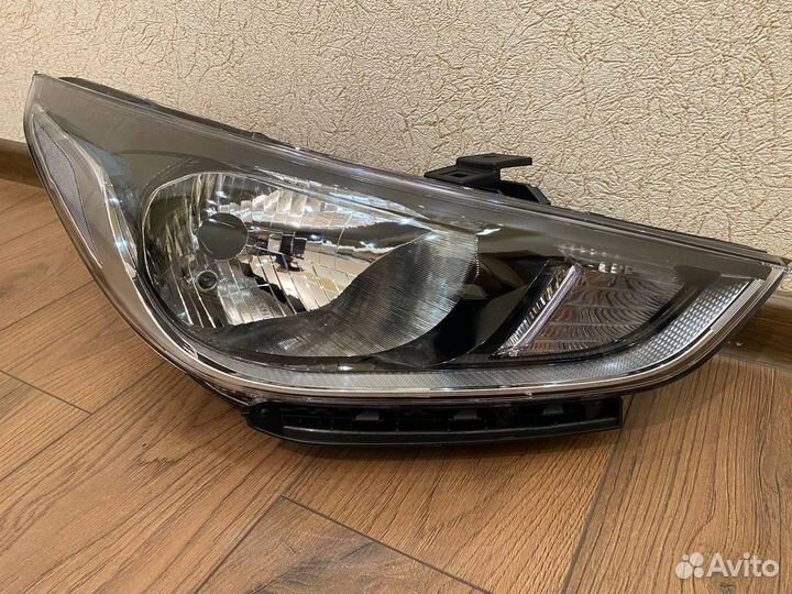 Фара передняя /правая на Хендай Солярис