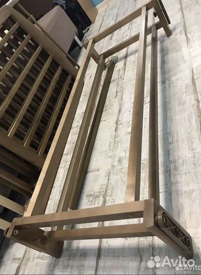 Кроватка детская с маятником и матрасом