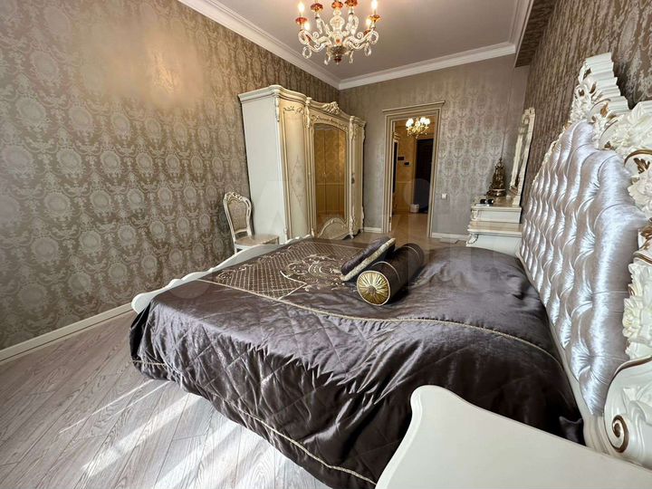 3-к. квартира, 104 м², 11/13 эт.