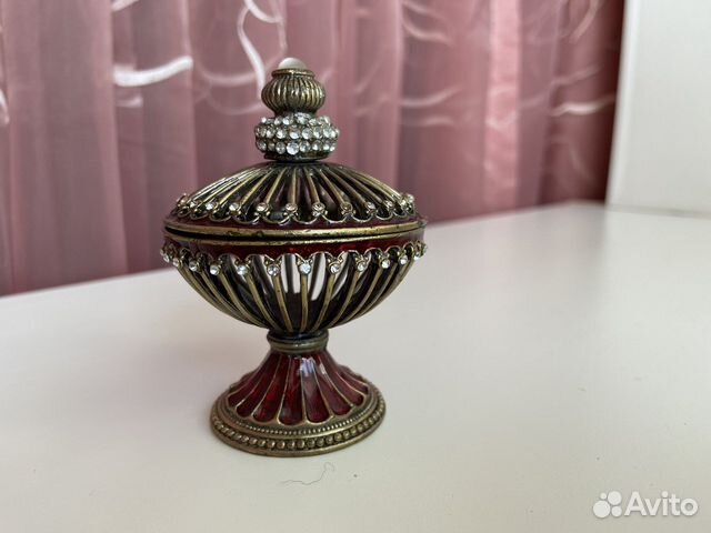 Шкатулка со стразами