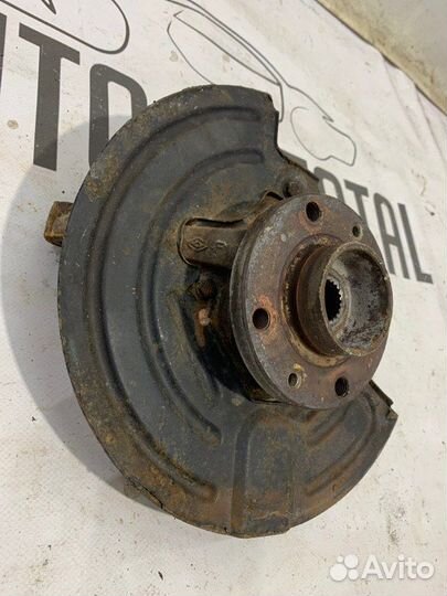 Кулак поворотный передний правый Renault Symbol