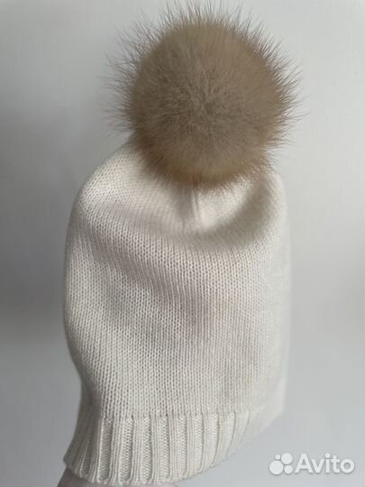 Кашемировая шапка с Куницей