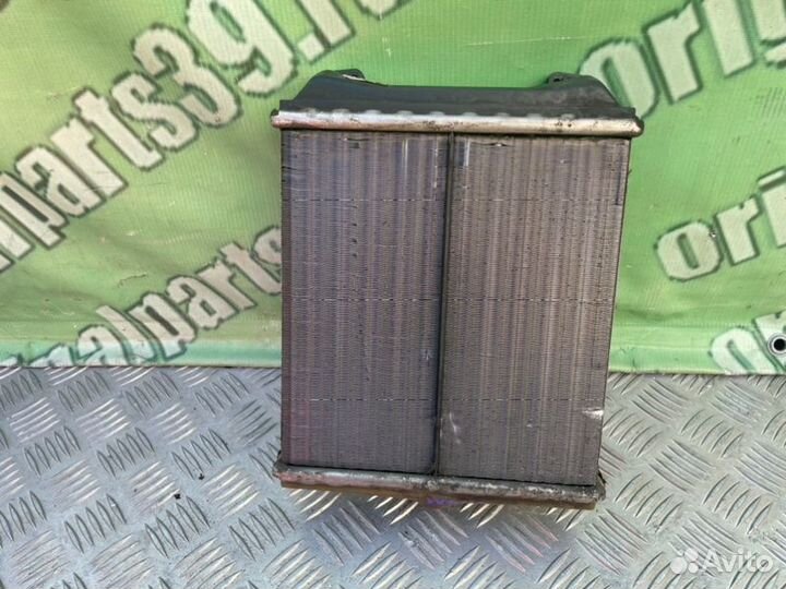 Радиатор печки Mercedes-Benz W124 M102.985 2.3I