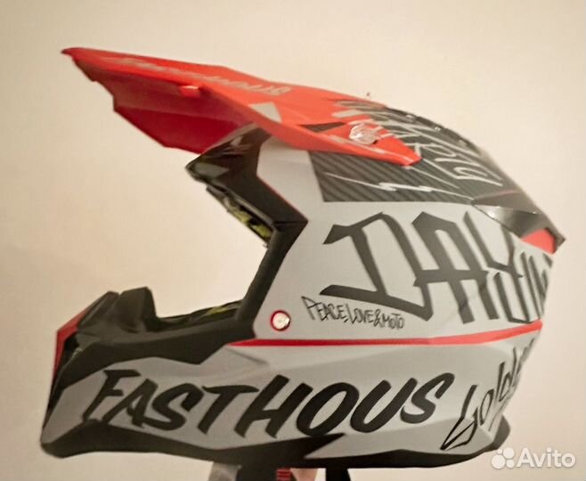 Кроссовый шлем