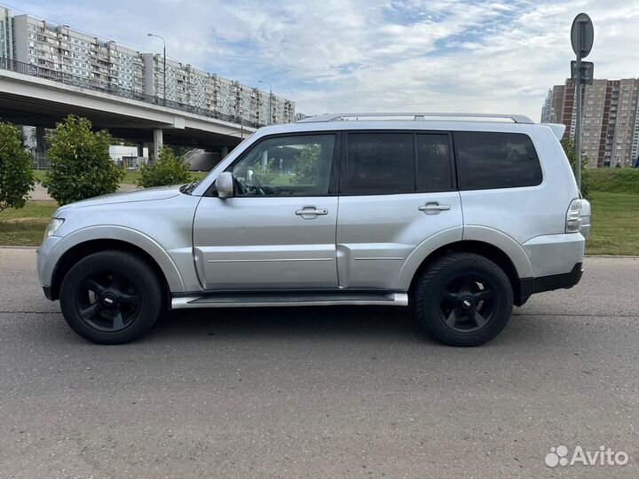 Mitsubishi Pajero 3.2 AT, 2008, 255 863 км