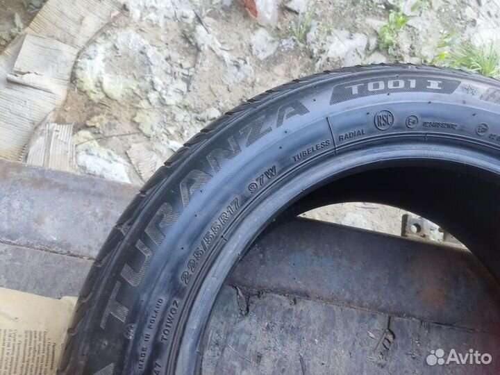 Bridgestone Turanza T001 225/55 R17