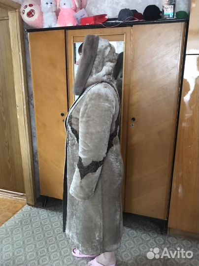 Шуба мутоновая с капюшоном 50-52