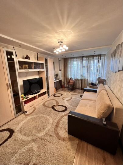 2-к. квартира, 63 м², 2/10 эт.