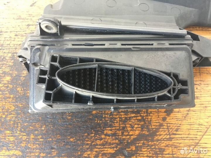 Корпус воздушного фильтра Mercedes S-Class W222