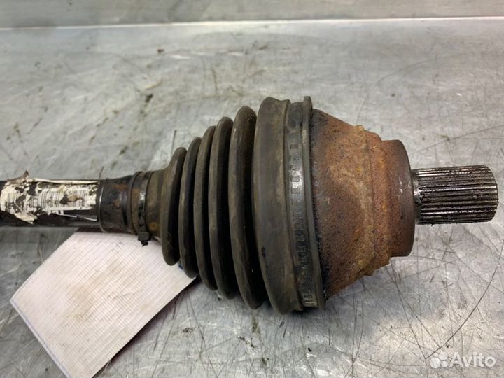 Полуось передняя левая Skoda Octavia (A5 1Z)