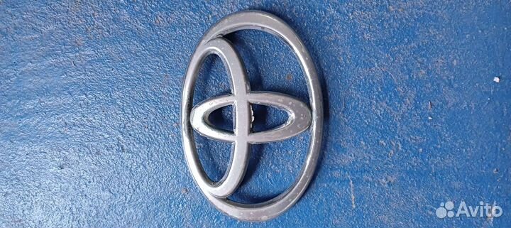 Эмблема прадо 120