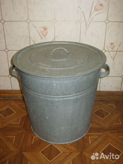 Бак с крышкой 30 л. для кипячения белья