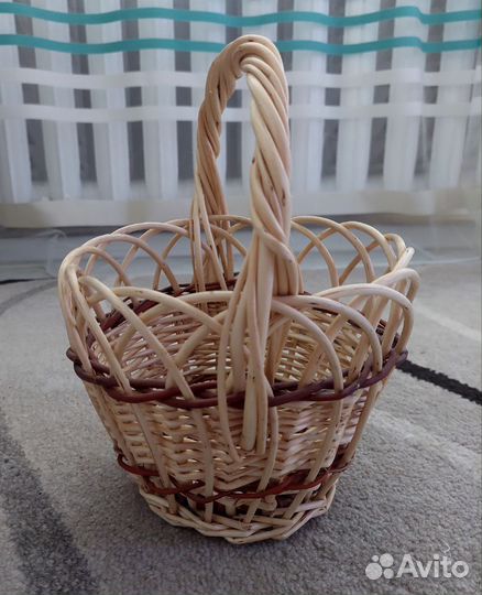 Плетеная корзинка