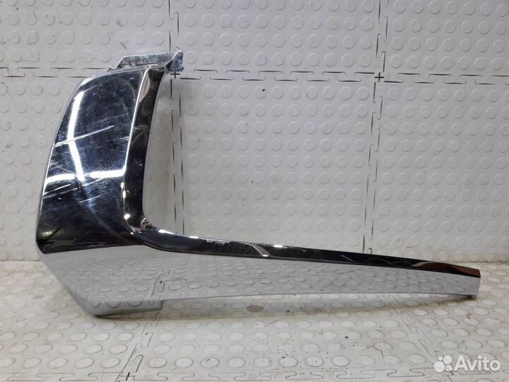 Молдинг бампера передний правый Mitsubishi