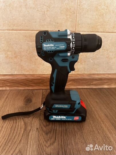 Аккумуляторная дрель Makita 58 v 10 мм