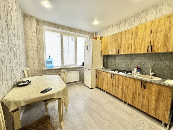 2-к. квартира, 50 м², 1/9 эт.