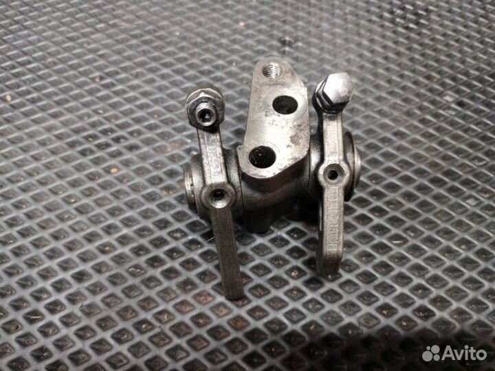 Опора (ось) коромысел впускного и выпускного