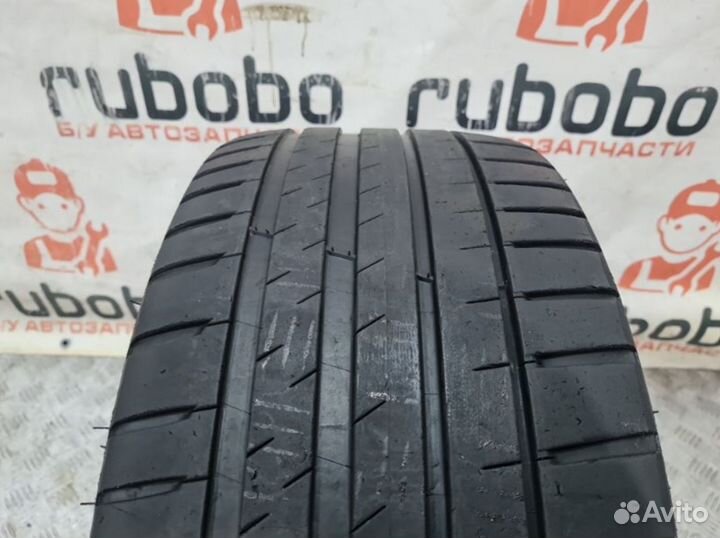 Michelin Pilot Sport 4 235/35 R19 91Y