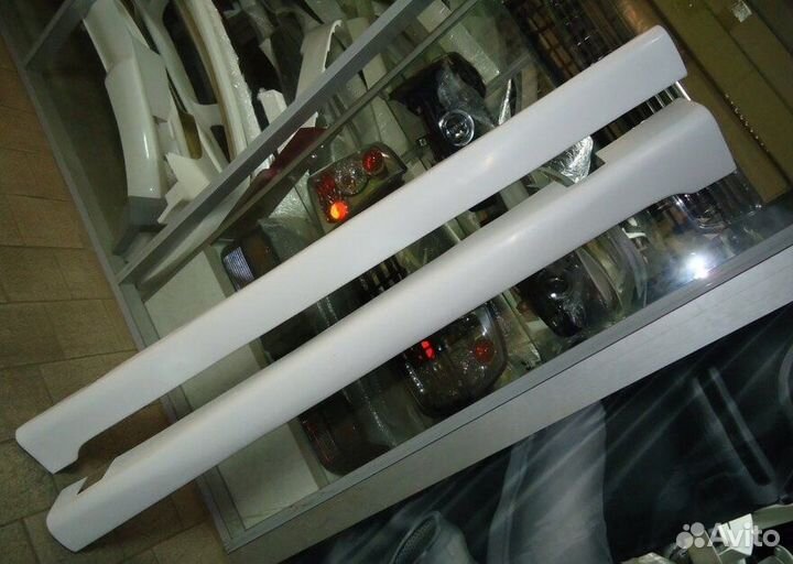 Обвес R32 Volkswagen Golf 4 5D