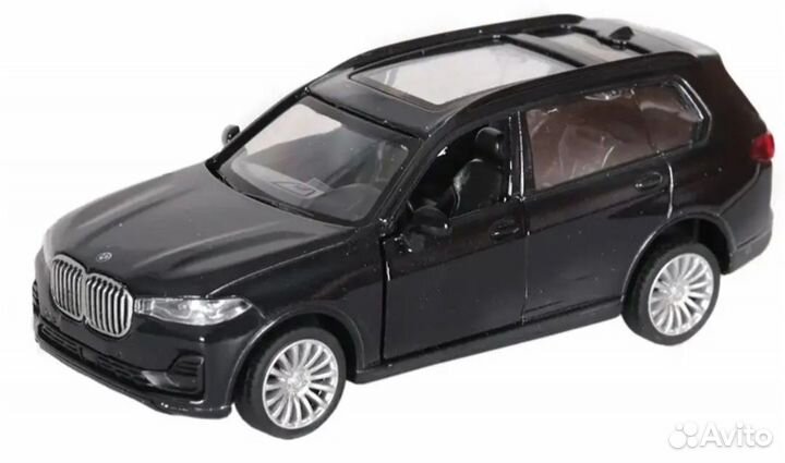 Модель машины BMW X7 1:44