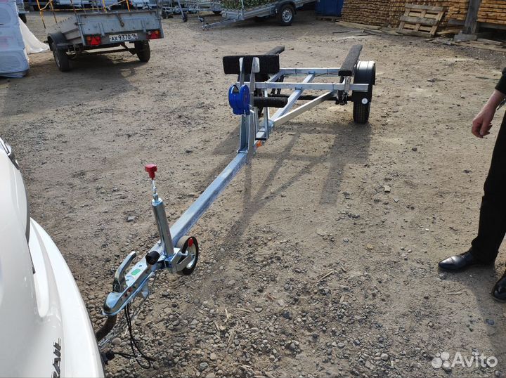 Прицеп для лодок 1C.012. Есть фаркопы, запчасти
