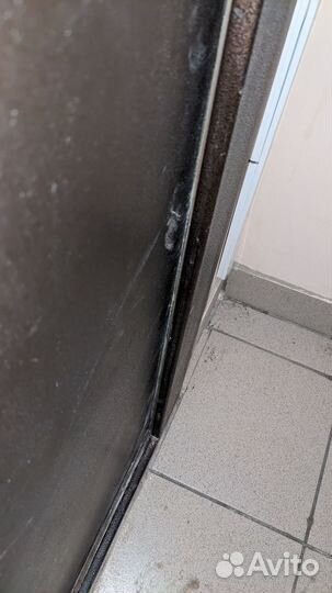 Дверь входная металлическая от застройщика