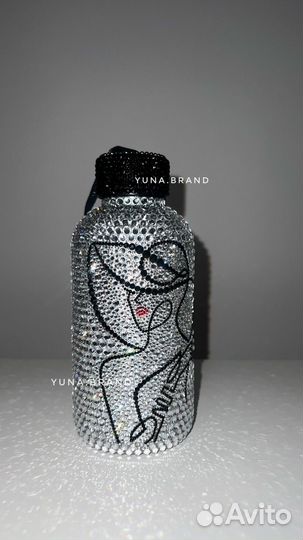 Инкрустация стразами