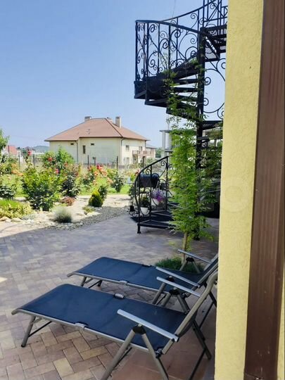 Дом 218 м² на участке 8 сот.