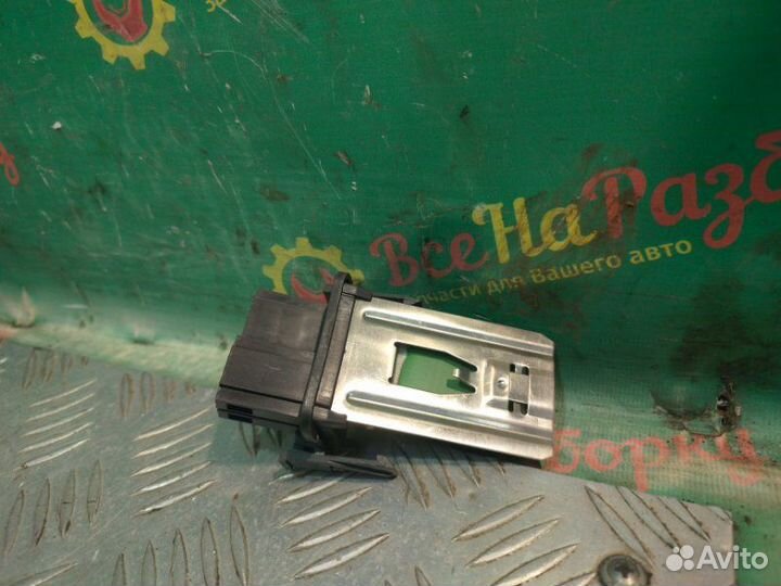 Резистор печки Volkswagen Passat B3 универсал 1.8