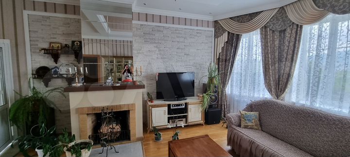 Дом 190 м² на участке 7,5 сот.