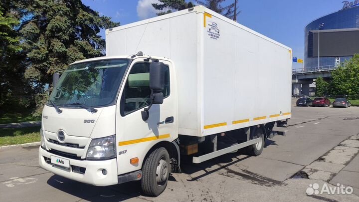 Hino 300 (Dutro), 2021