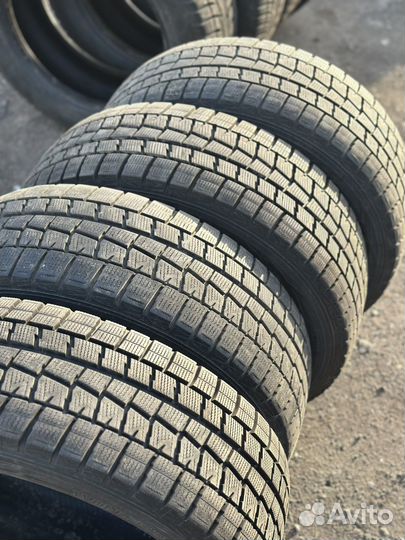 Dunlop Winter Maxx WM01 215/60 R16