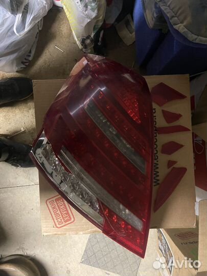 Фонарь задний левый Mercedes 221