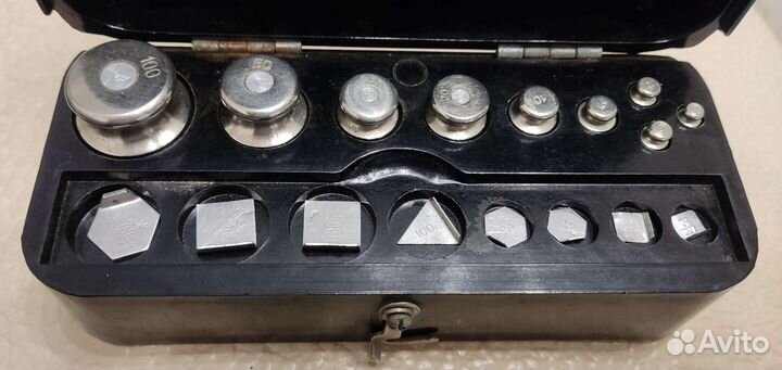 Набор гирь и разновесов