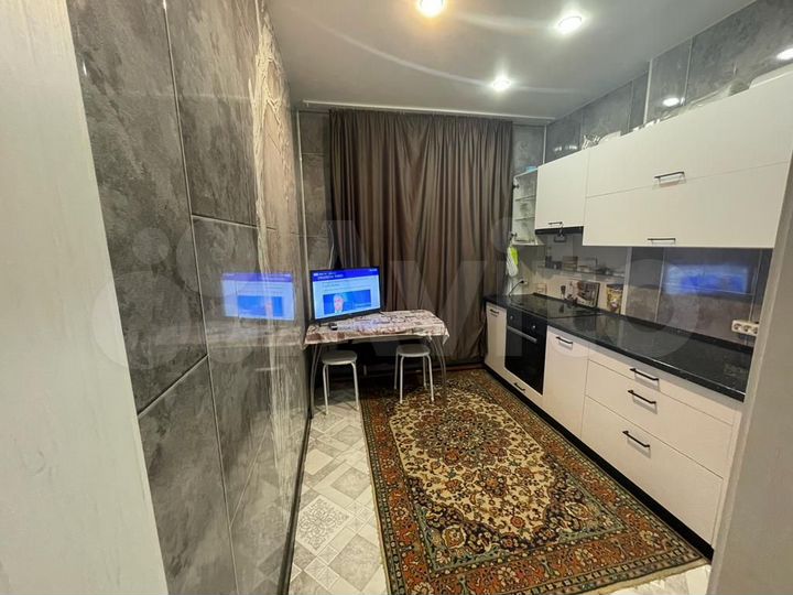 2-к. квартира, 65 м², 1/2 эт.