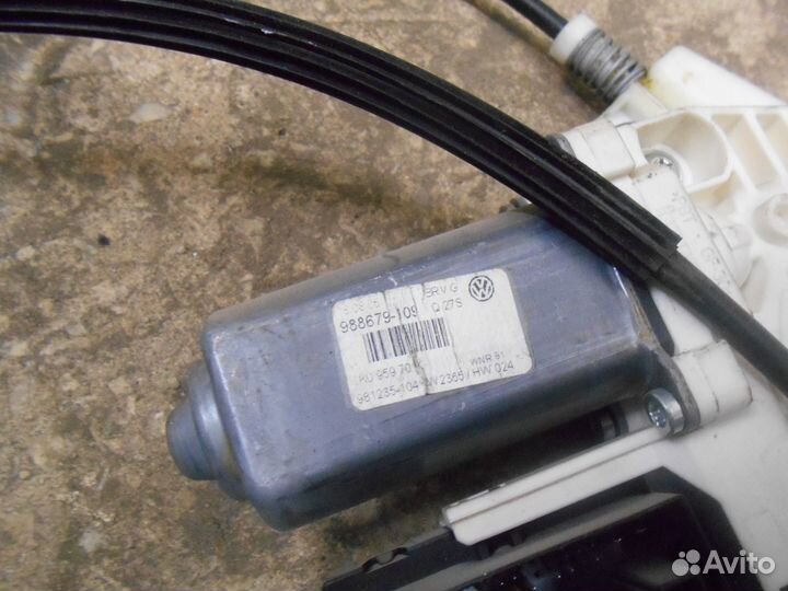 Стеклоподъемник L перед двери Wolkswagen Passat B6